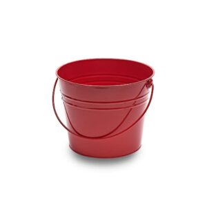 MT035 Large red metal bucket